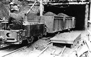 Ore cars in mine, Hibbing. Location no. HD3.122 r20